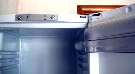 Перевесить двери холодильника в Апрелевке | Вызов мастера по холодильникам на дом